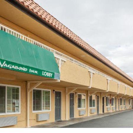 Vagabond Inn Хемет Екстериор снимка